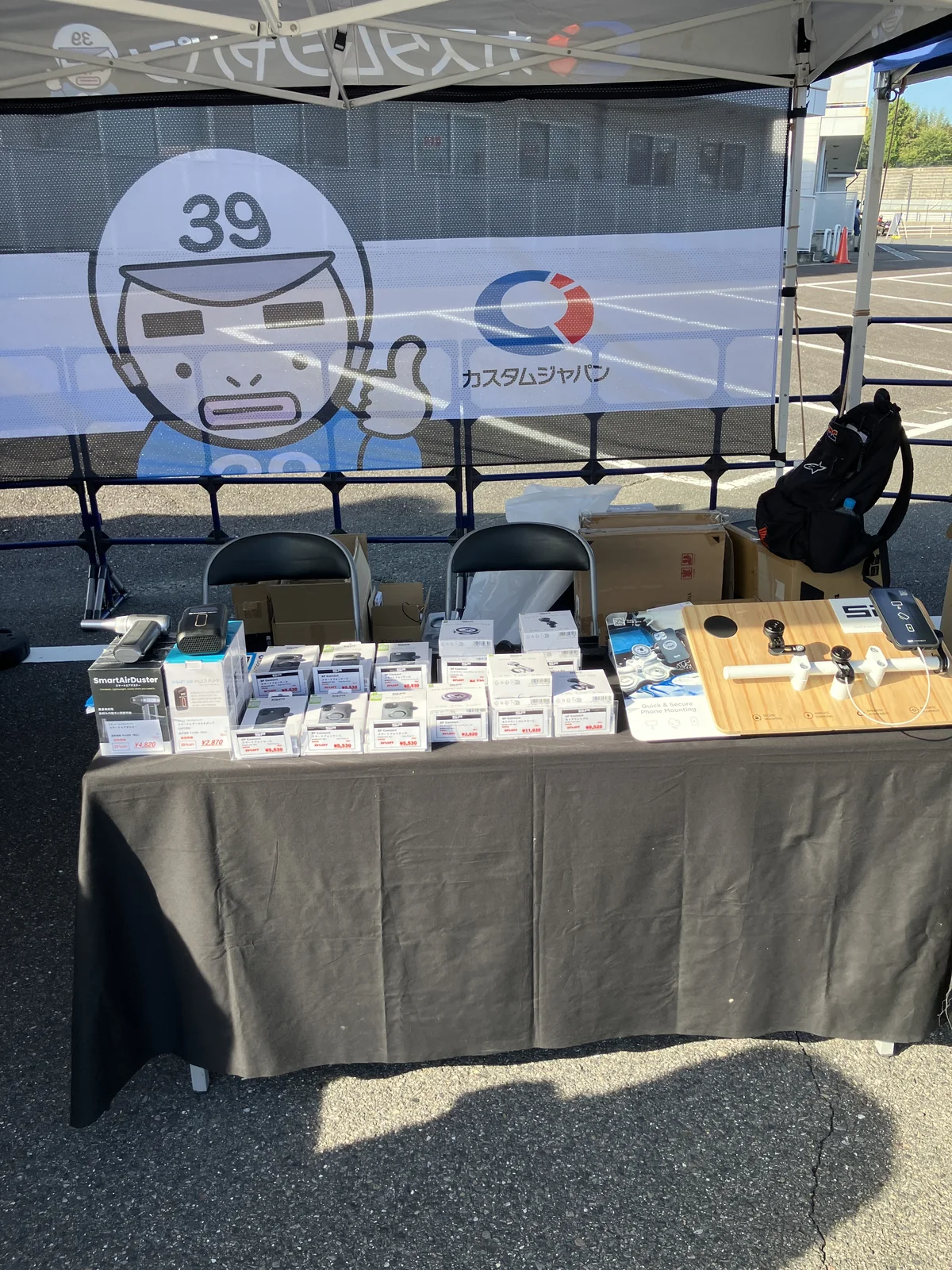 SP Connectやスマートシリーズが並ぶ展示テーブル