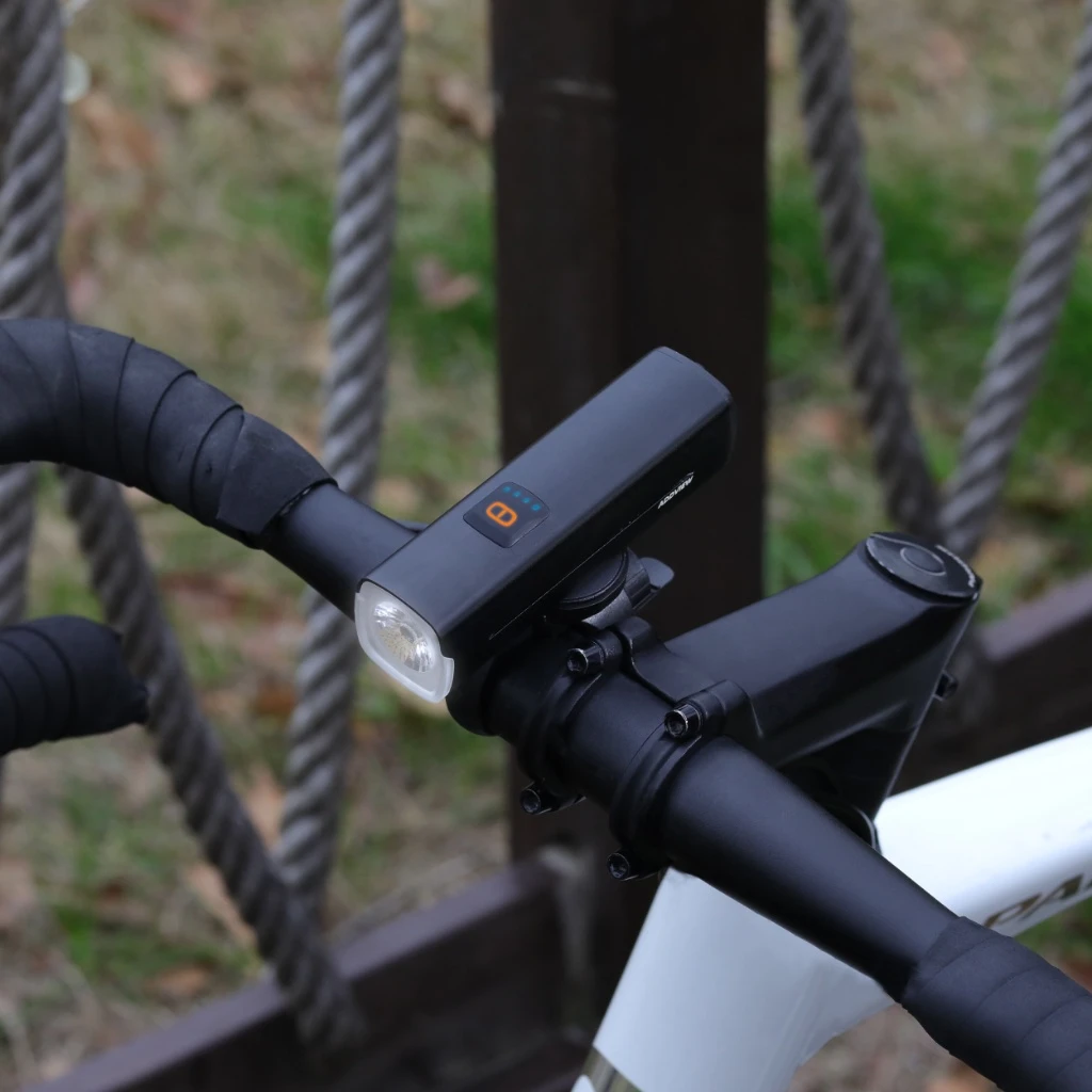 ADDVIEW フロントライトの自転車装着イメージ