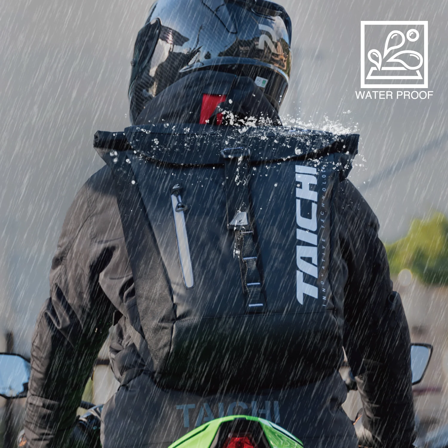 RSタイチ 防水バックパックの雨天使用イメージ