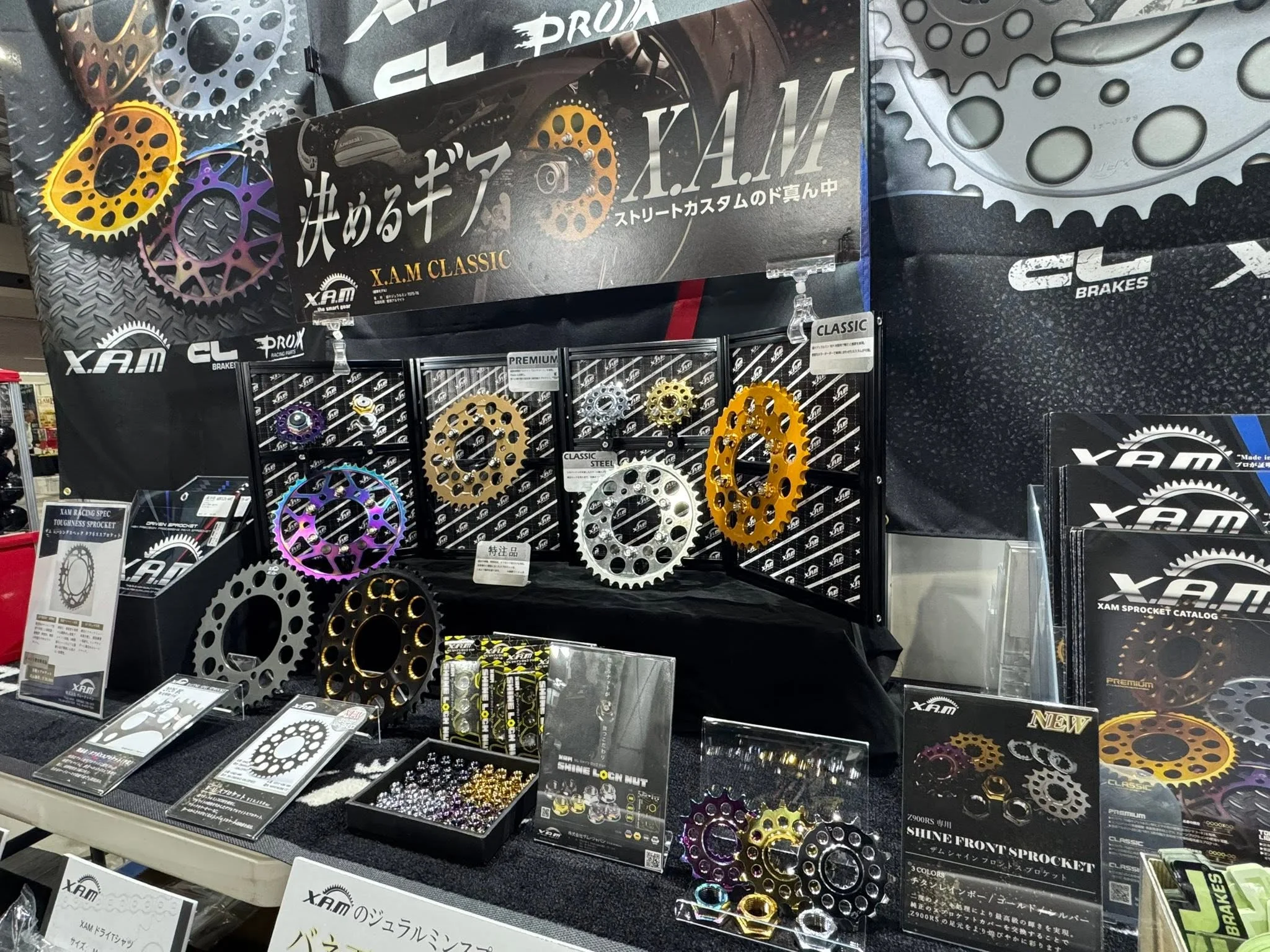 X.A.Mのブラック、シルバー、ゴールド、レインボーカラーのナット